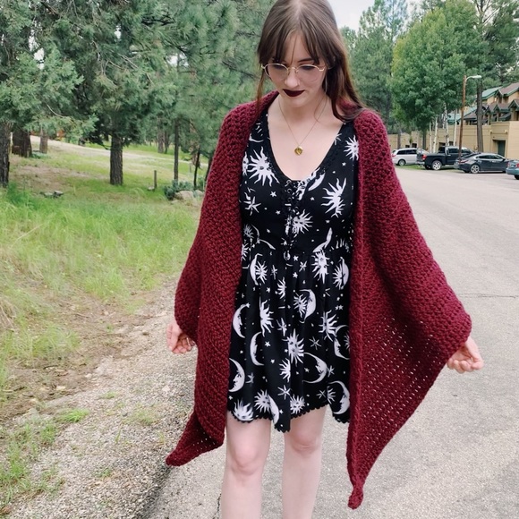 Thick Cozy Burgundy Crocheted Blanket Shawl Fall Winter Evening Shawl Handmade - Picture 4 of 10